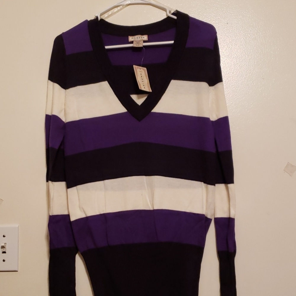 Arizona vneck sweater. ***new**